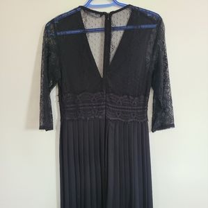 Black Lace Pleated Dreas